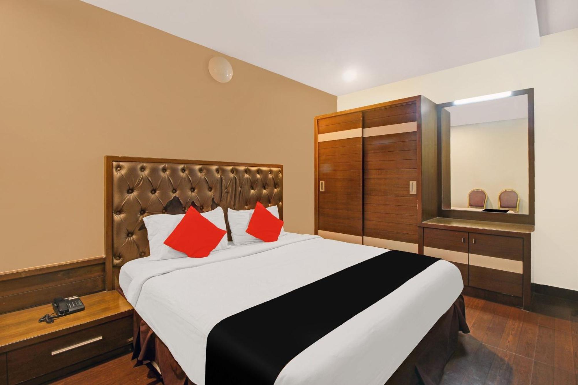 Collection O 82357 Hotel Surabhi Pride Trimulgherry 외부 사진
